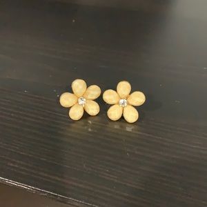 Yellow flower earnings